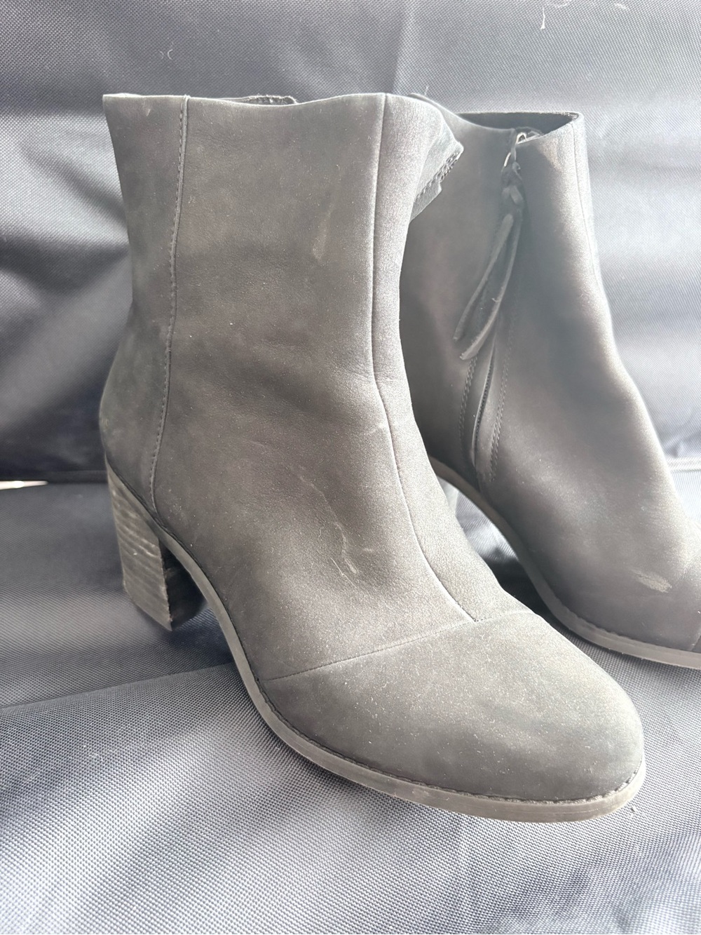 Black toms Women's Ankle Boots - Classic Suede Block Heel